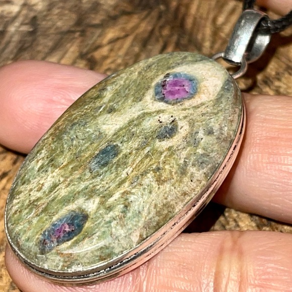 Corundum Ruby Fuchsite Pendant 2 1/4” - Picture 2 of 12